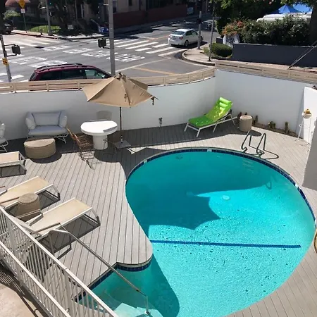 The Housing La Apartment